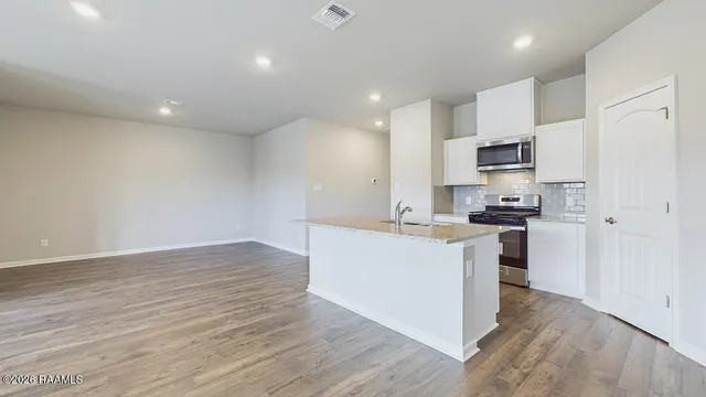 $265,500 | 133 Lake Ridge Drive, Broussard, LA 70518