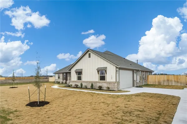 $539,000 | 105 Court Side Drive, Somerville, TX 77879