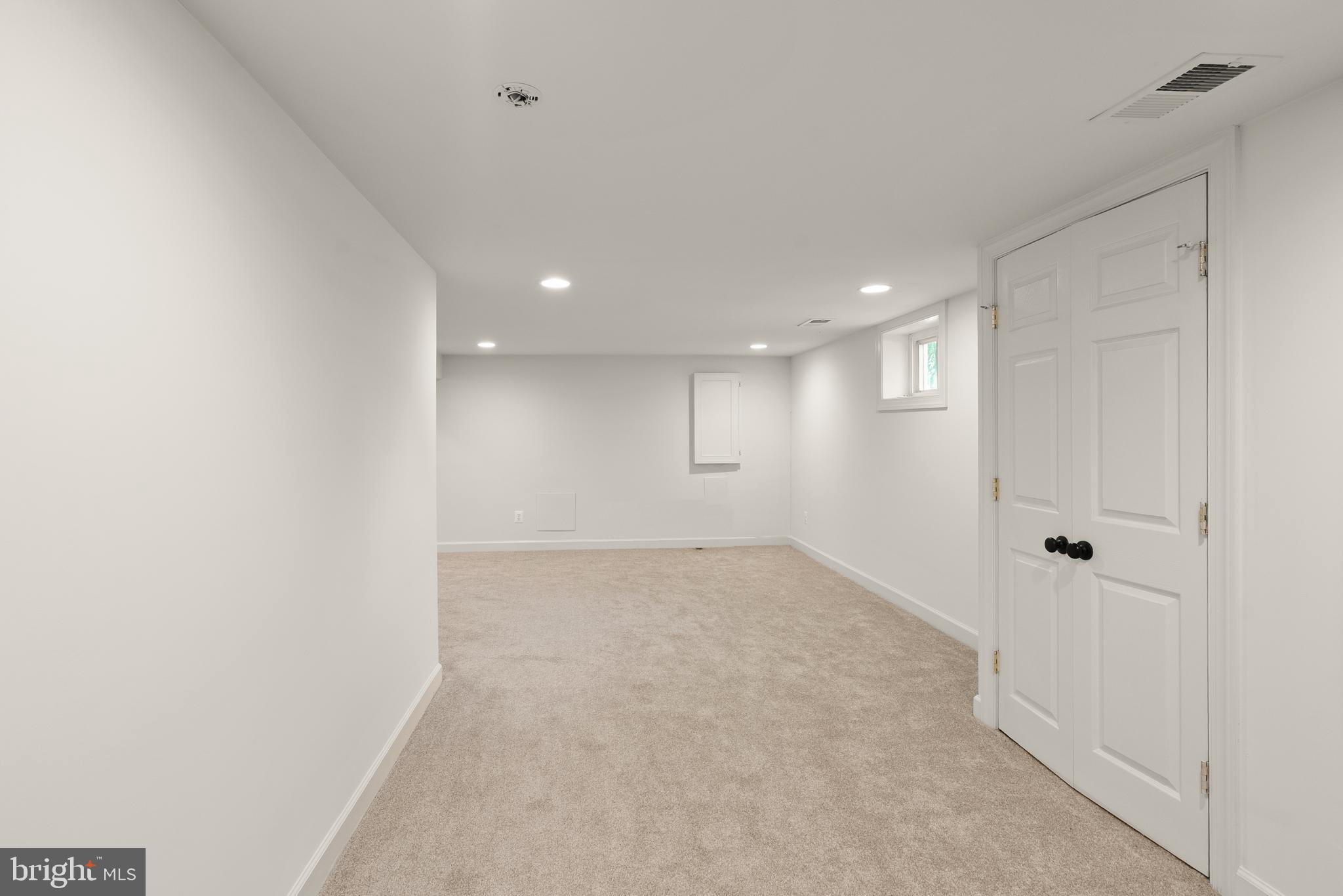 1726 Baldwin Drive McLean, VA 22101 - Photo 35 of 47 a view of an empty room