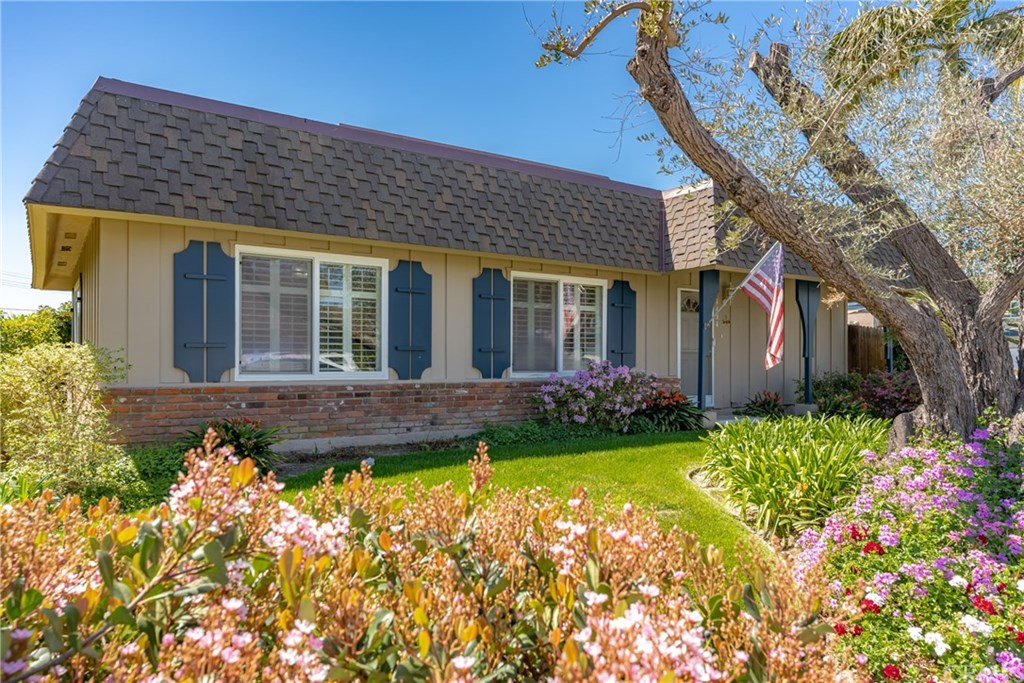 4484 Larwin Avenue Cypress, CA 90630 - Photo 2 of 18