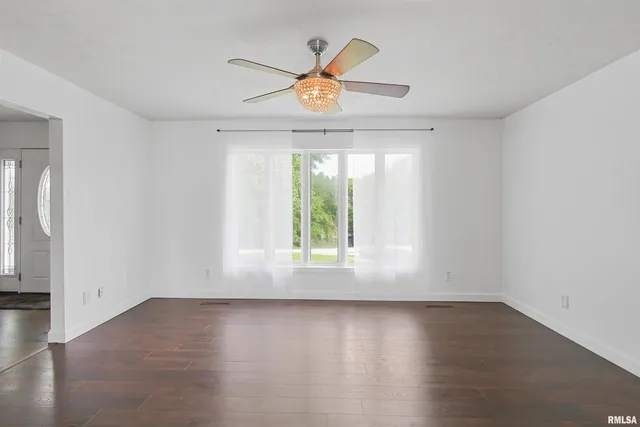 $359,000 | 1560 Lick Creek Road, Anna, IL 62906