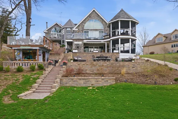 $1,795,000 | 531 Circle Drive, Fox Lake, IL 60020