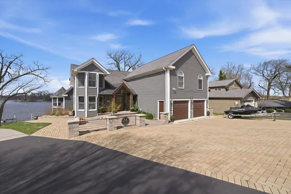 $1,795,000 | 531 Circle Drive, Fox Lake, IL 60020