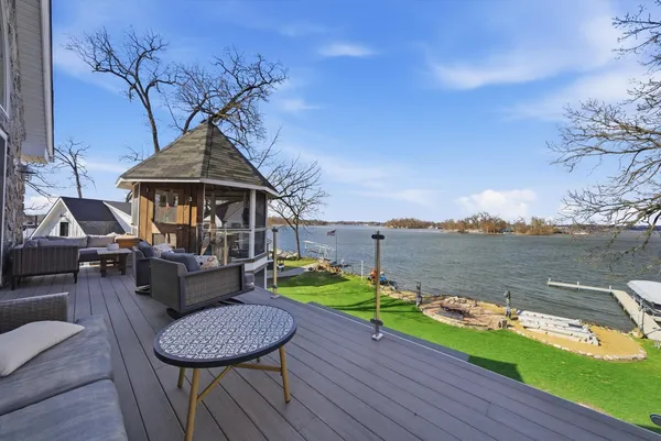 $1,795,000 | 531 Circle Drive, Fox Lake, IL 60020