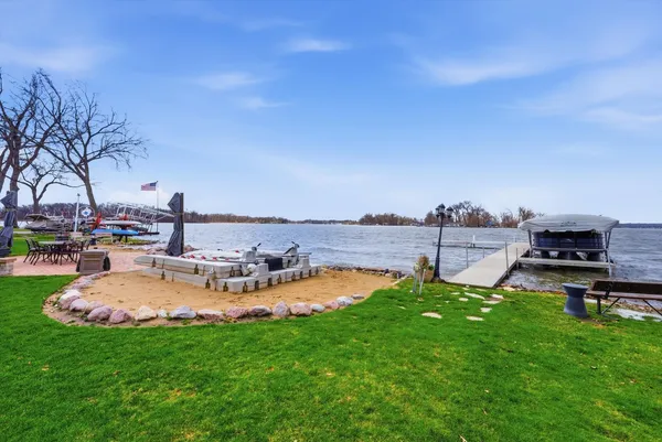 $1,795,000 | 531 Circle Drive, Fox Lake, IL 60020