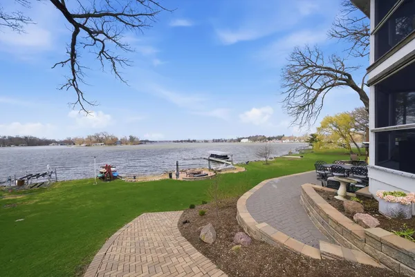 $1,795,000 | 531 Circle Drive, Fox Lake, IL 60020