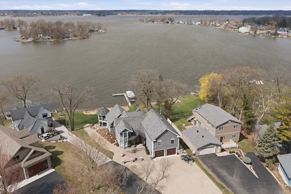 $1,795,000 | 531 Circle Drive, Fox Lake, IL 60020