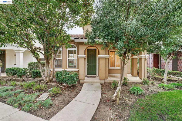 a view of entrance door of the house