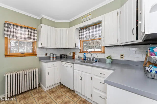 $259,000 | 985 Hudson Avenue, Stillwater, NY 12170