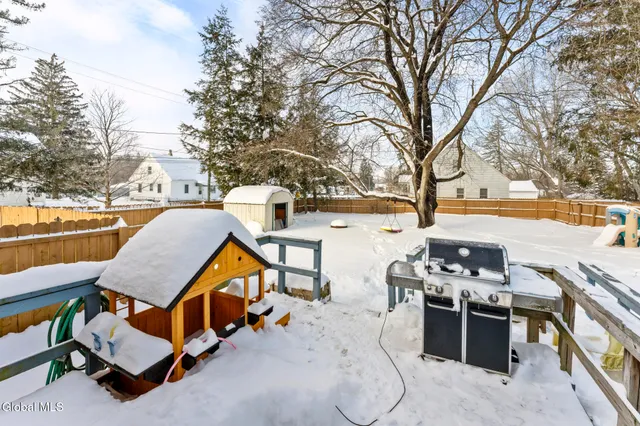 $259,000 | 985 Hudson Avenue, Stillwater, NY 12170