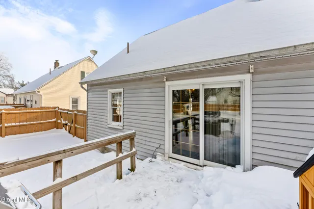 $259,000 | 985 Hudson Avenue, Stillwater, NY 12170