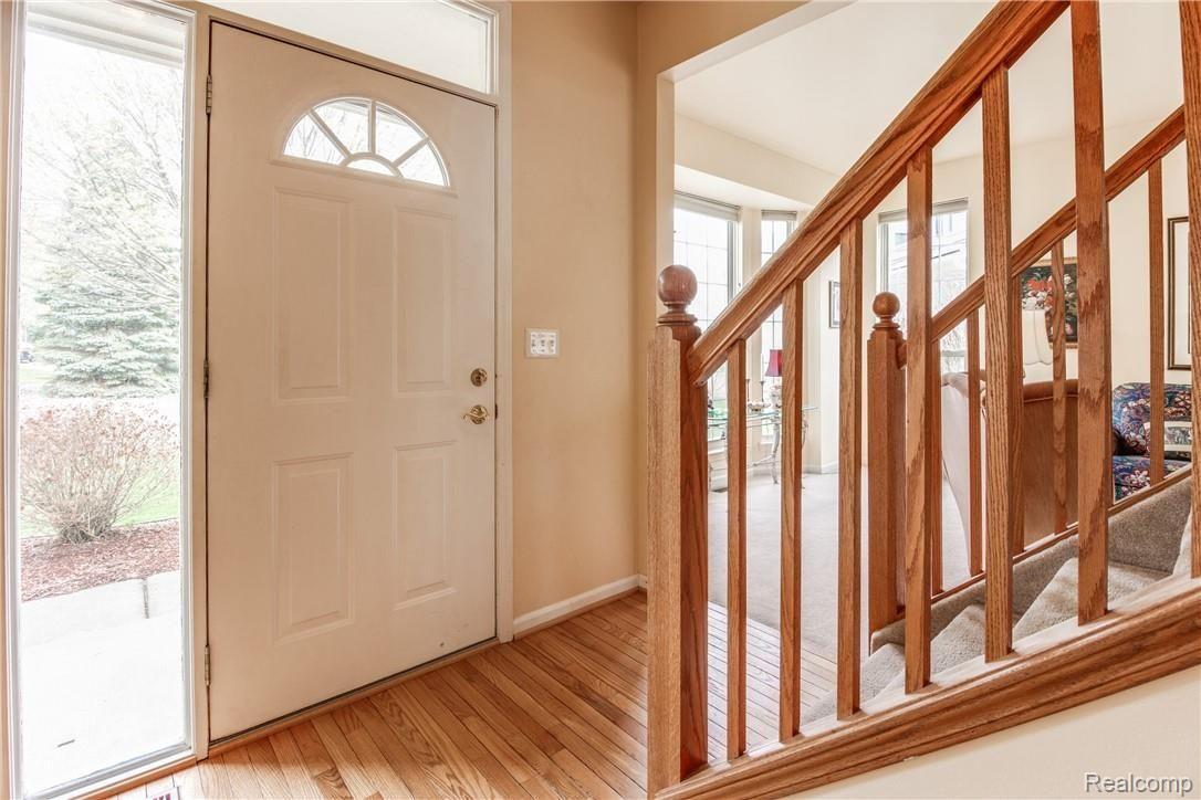 6000 Ravine Court Clarkston, MI 48348 - Photo 3 of 32 Interiors (1 of 37).jpg