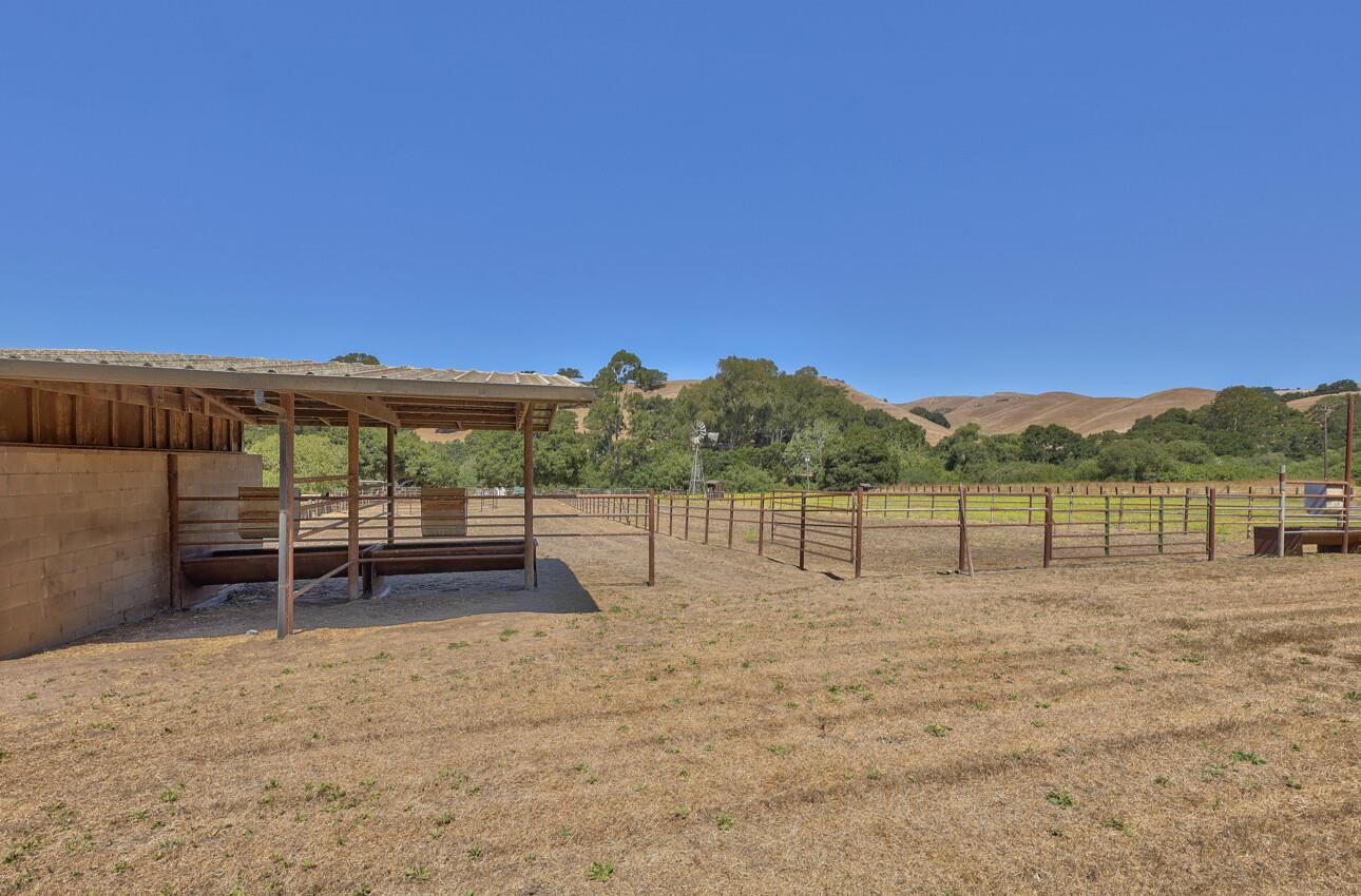 109 Old Stage Road Salinas, CA 93908 - Photo 27 of 68 Gallery Image 27