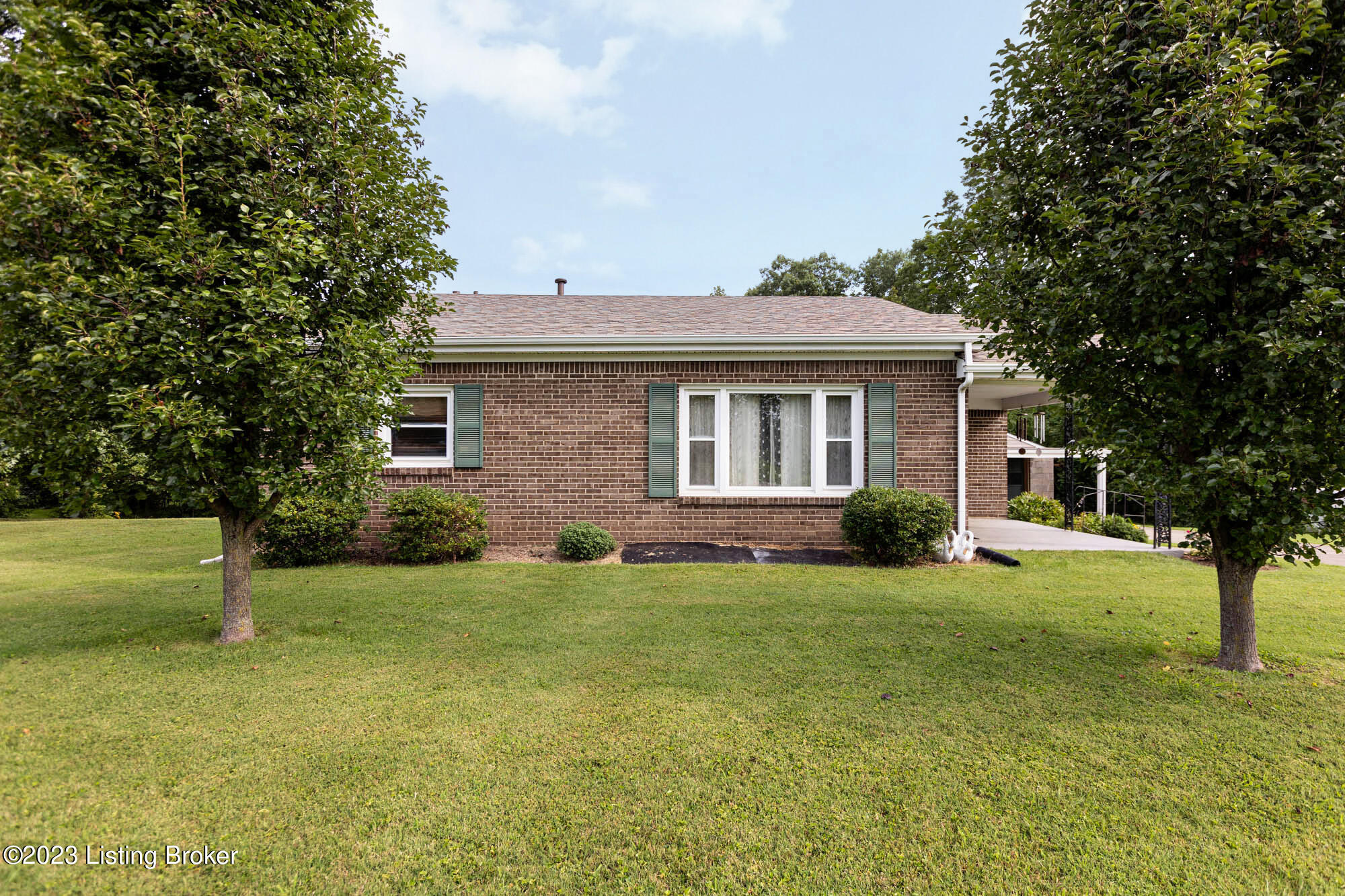 10101 Fairmount Road Louisville, KY 40291 - Photo 29 of 29 Front of House