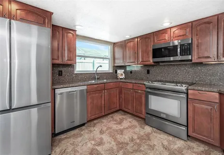 $589,900 | 9407 Laura Anne Drive, Seminole, FL 33776