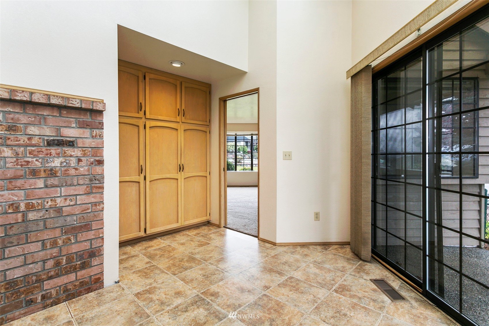 634 North Waugh Road Mount Vernon, WA 98273 - Photo 7 of 23 Gallery Image 7