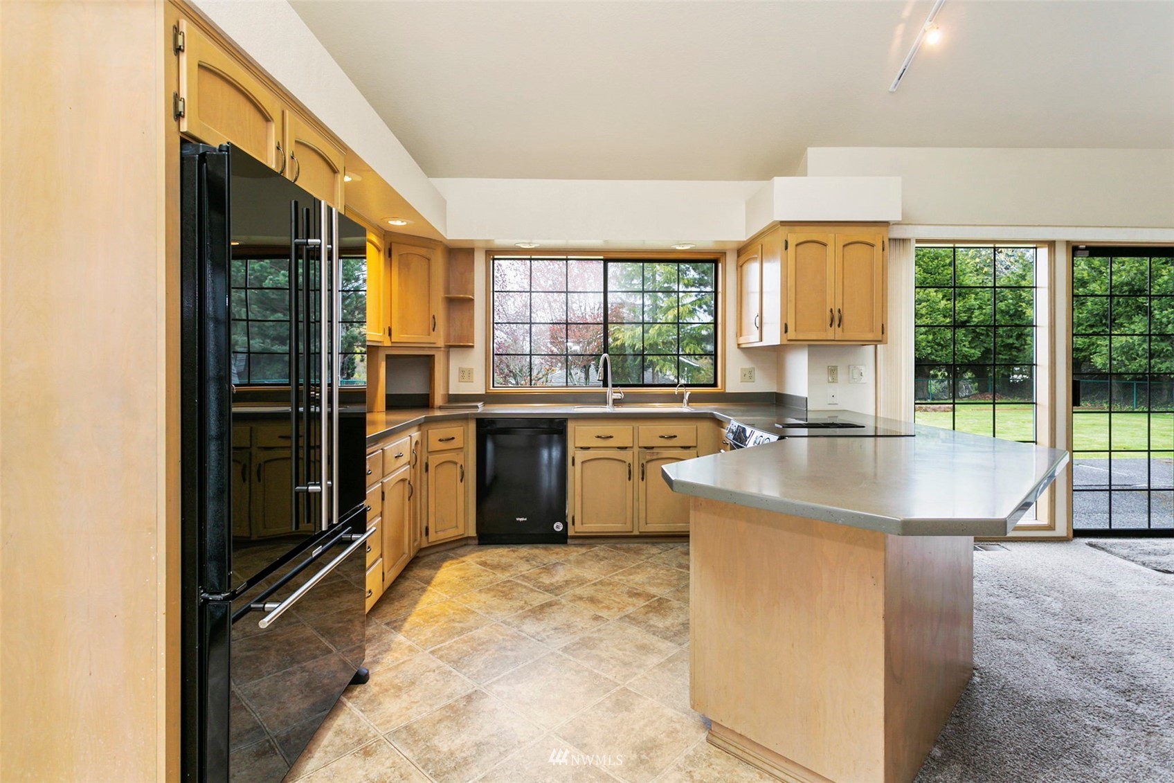 634 North Waugh Road Mount Vernon, WA 98273 - Photo 8 of 23 Gallery Image 8
