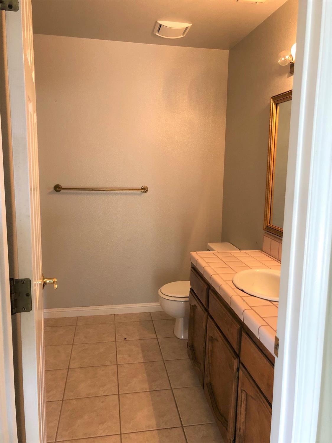 1122 Raymond Road Hanford, CA 93230 - Photo 4 of 18 Additional Photo