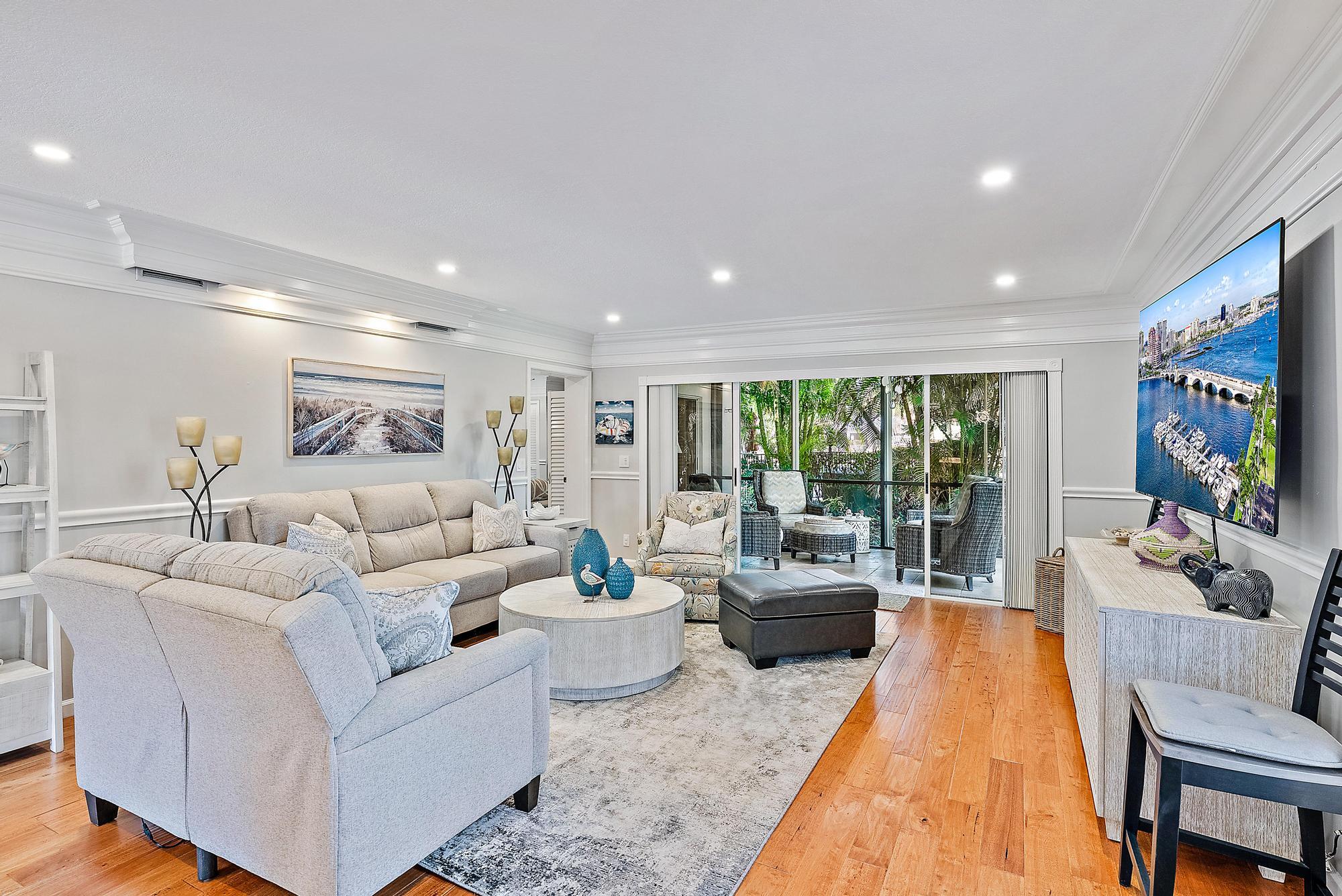 4161 U.S. Highway 1, Unit H1 Jupiter, FL 33477 - Photo 6 of 45 4161 US-1 S #H1 -19
