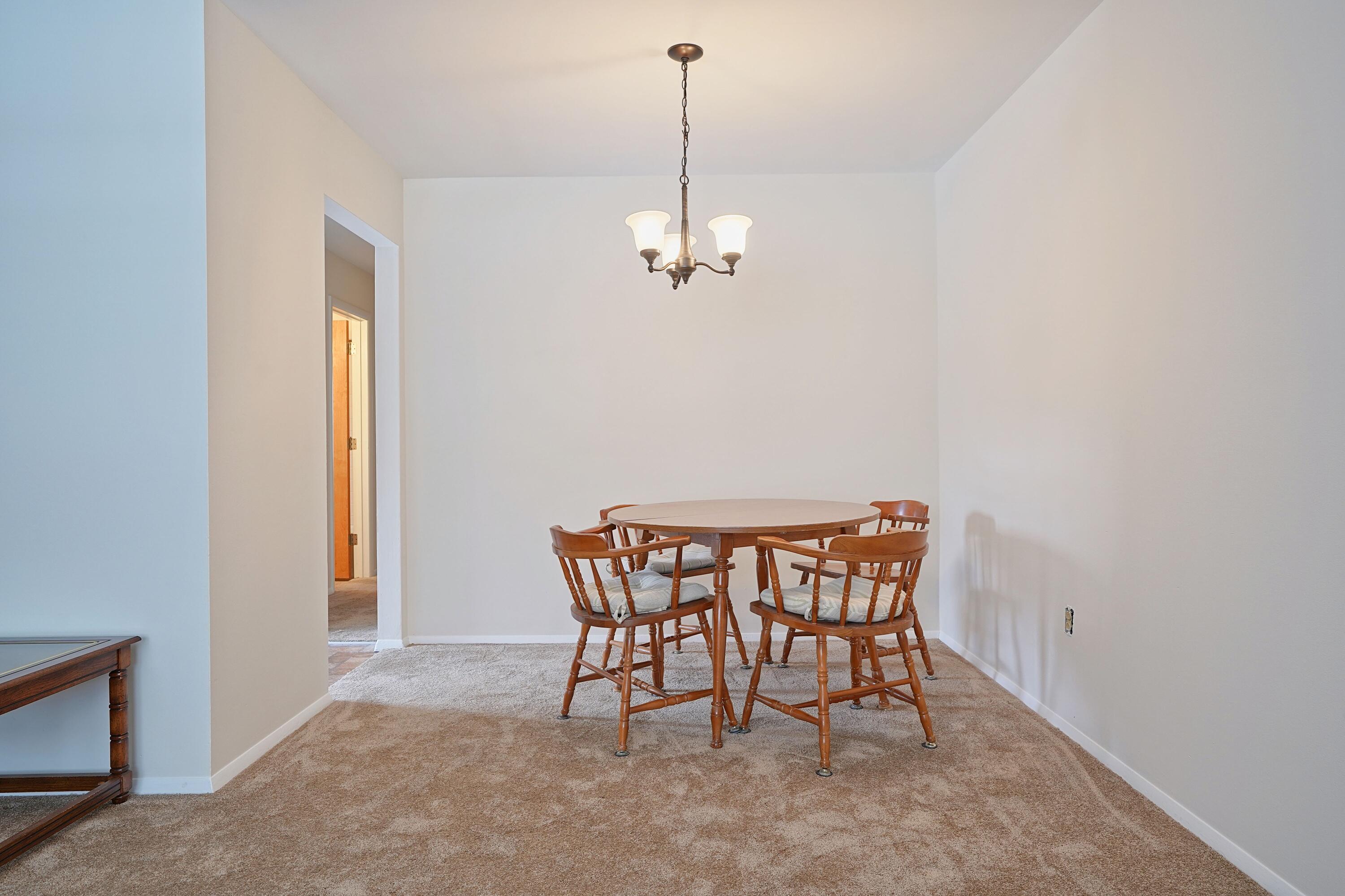 4352 Sunray Road Dayton, OH 45429 - Photo 14 of 27
