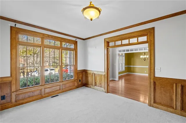 a view of empty room with window