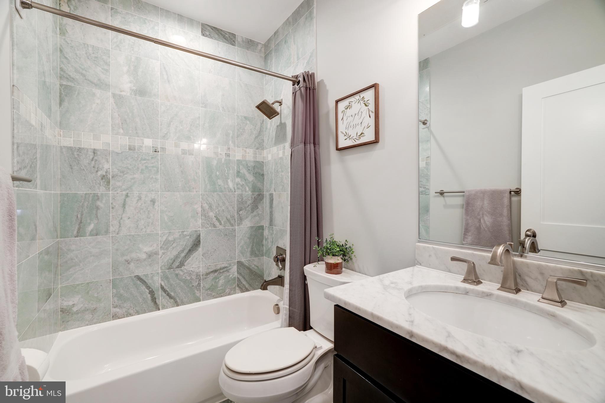 2435 Ontario Road Northwest, Unit 4 Washington, DC 20009 - Photo 14 of 20 Full Bathroom