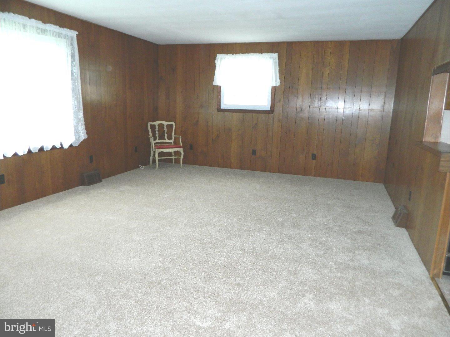 1127 Wynnbrook Road Secane, PA 19018 - Photo 9 of 16 Great Room