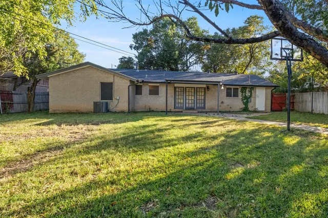 $265,000 | 2007 East Park Row Drive, Arlington, TX 76010