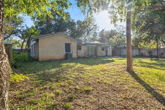 $265,000 | 2007 East Park Row Drive, Arlington, TX 76010