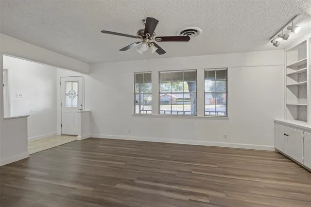 $265,000 | 2007 East Park Row Drive, Arlington, TX 76010