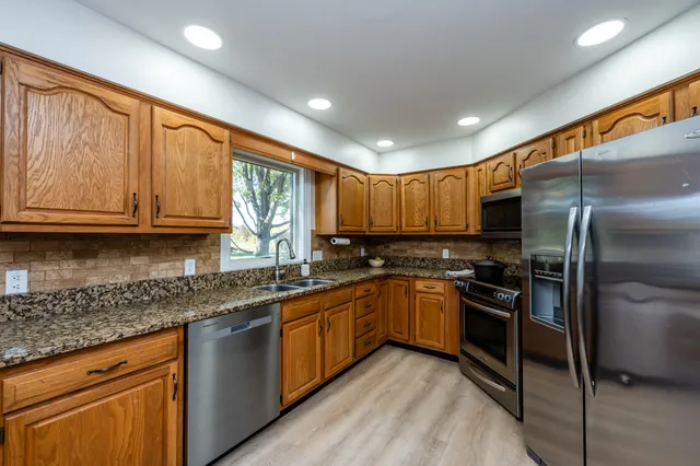 $519,900 | 3800 Park Place, St. Joseph, MI 49085