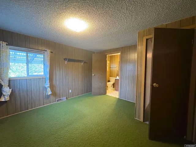 $161,000 | 225 North 8th Street, Douglas, WY 82633