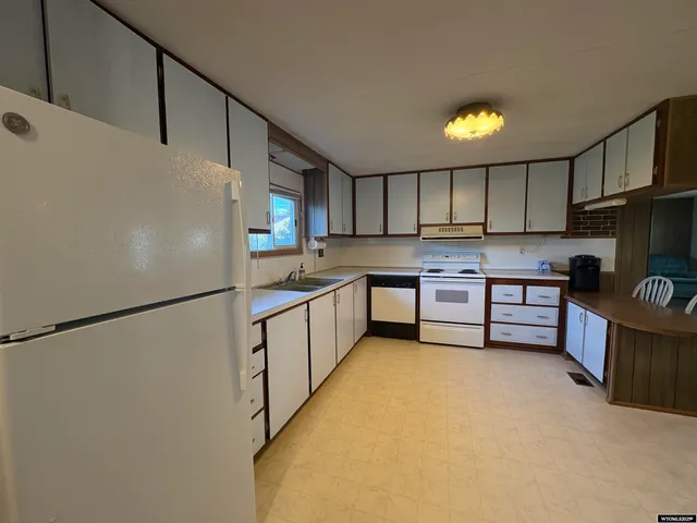 $161,000 | 225 North 8th Street, Douglas, WY 82633