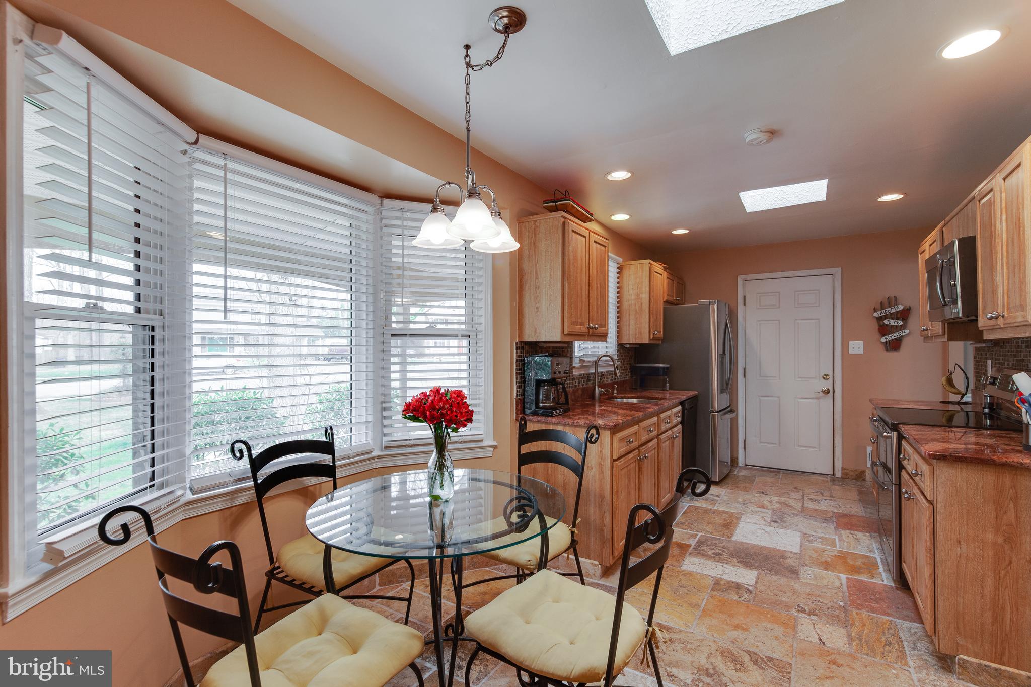 6933 Conservation Drive Springfield, VA 22153 - Photo 4 of 32 Kitchen