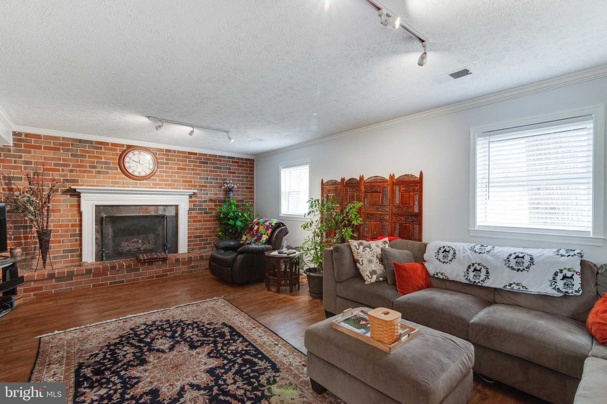 6933 Conservation Drive Springfield, VA 22153 - Photo 5 of 32 Family Room