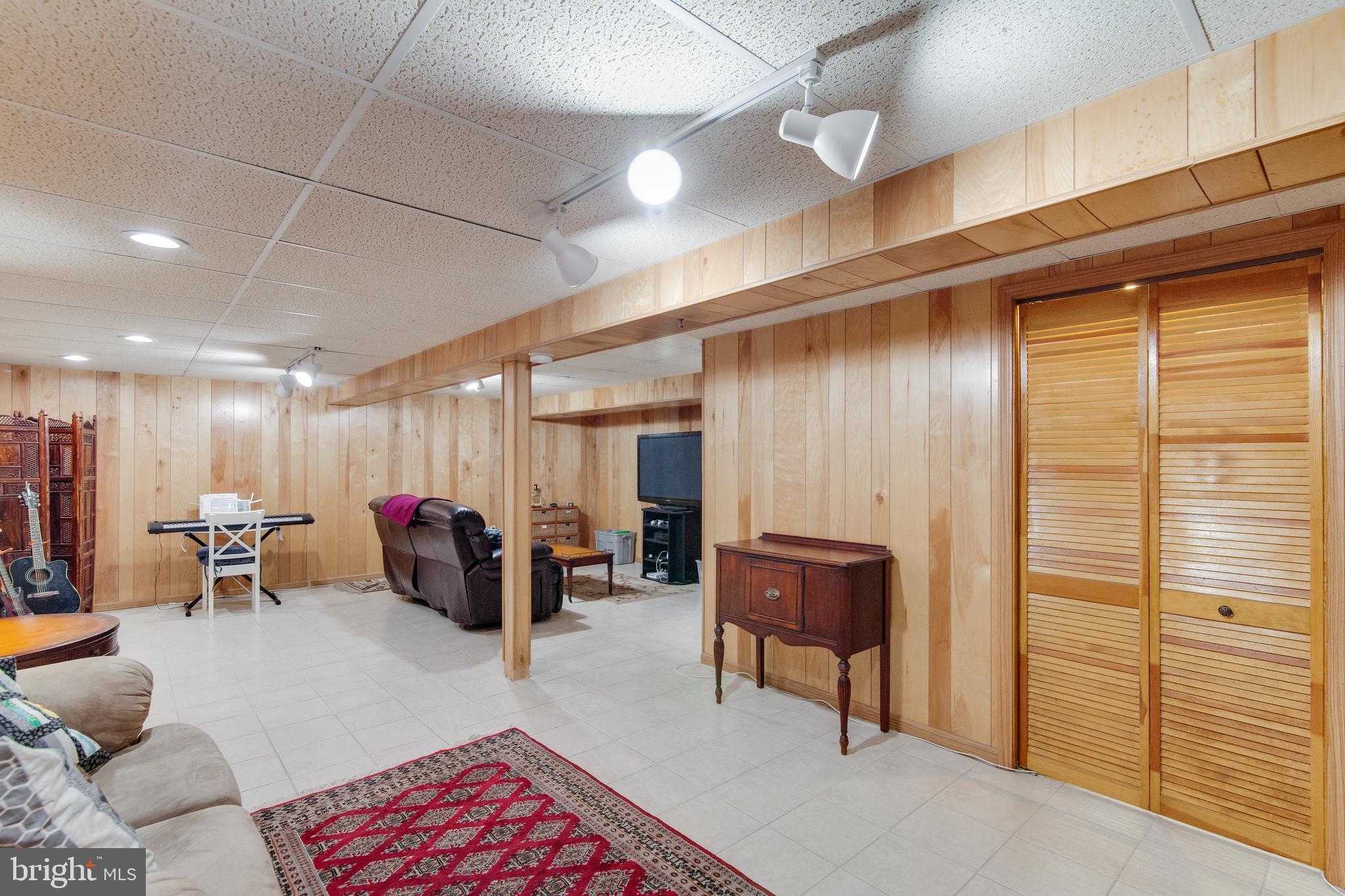 6933 Conservation Drive Springfield, VA 22153 - Photo 10 of 32 Rec Room
