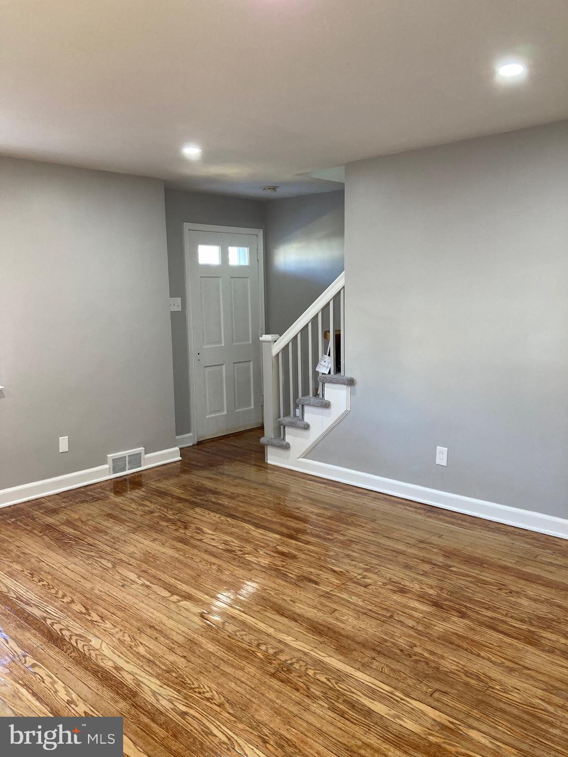 449 Edge Hill Road Glenside, PA 19038 - Photo 6 of 22 Living Room