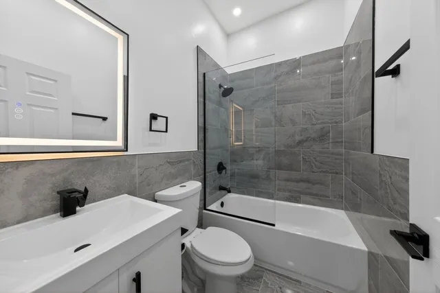 $399,900 | 148 West 59th Street, Chicago, IL 60621