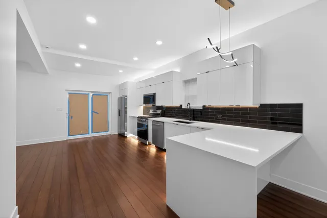 $399,900 | 148 West 59th Street, Chicago, IL 60621