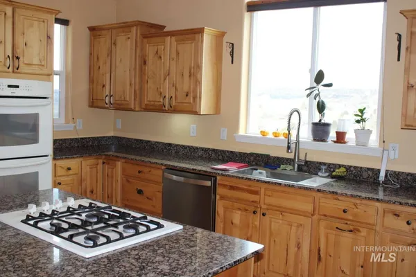 $879,990 | 1422 River View Lane, Buhl, ID 83316