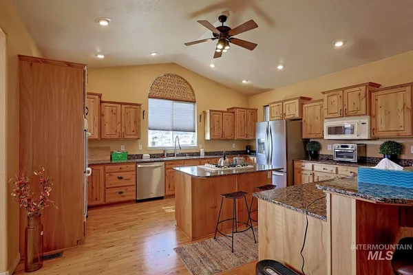 $879,990 | 1422 River View Lane, Buhl, ID 83316