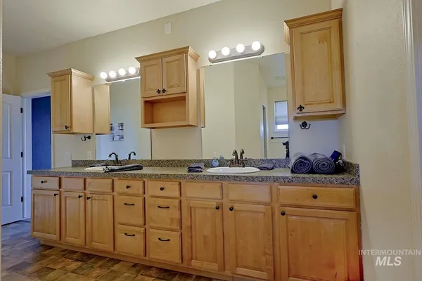 $879,990 | 1422 River View Lane, Buhl, ID 83316