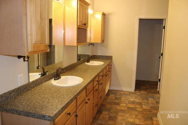 $879,990 | 1422 River View Lane, Buhl, ID 83316