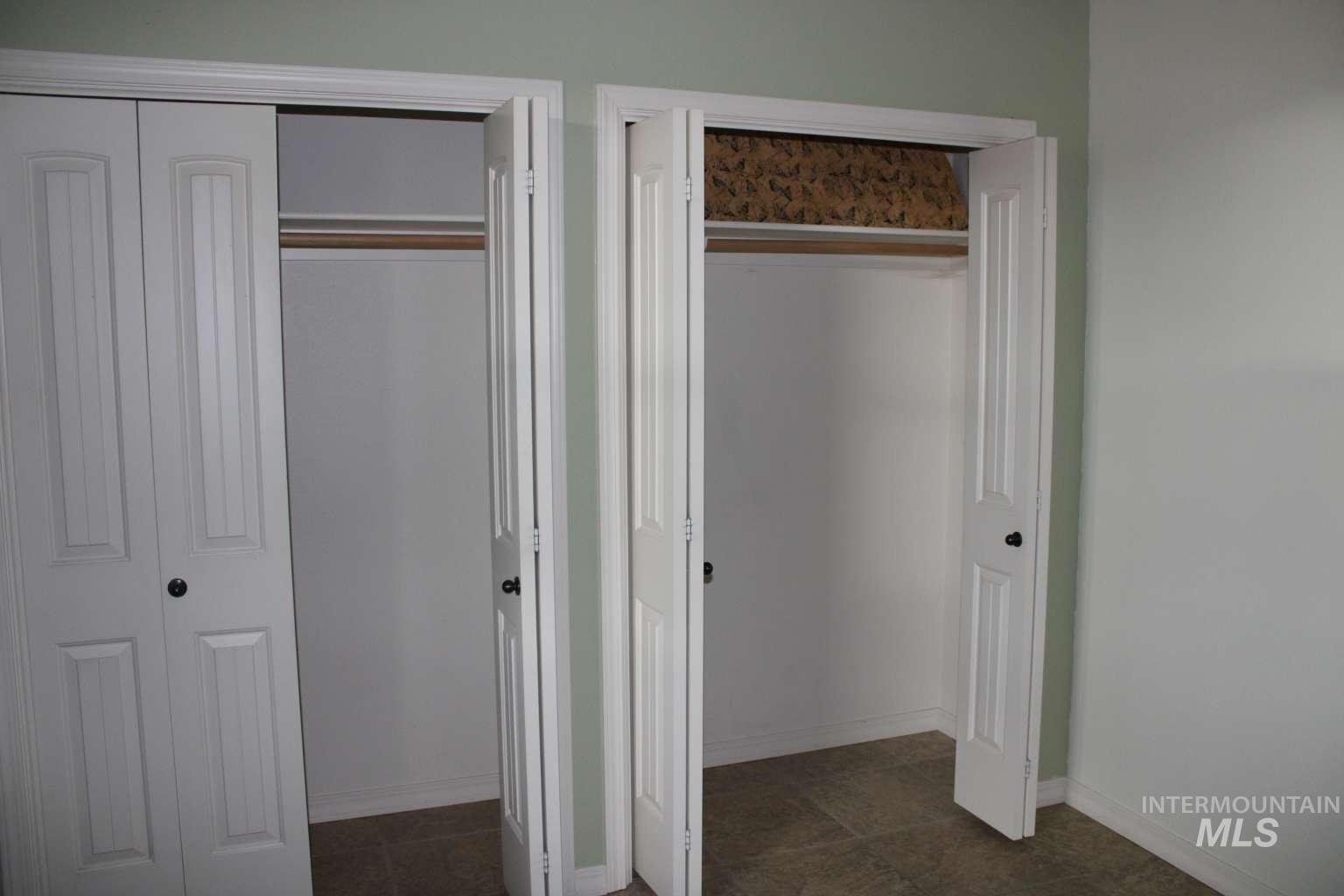 1422 River View Lane Buhl, ID 83316 - Photo 23 of 43 View of closet