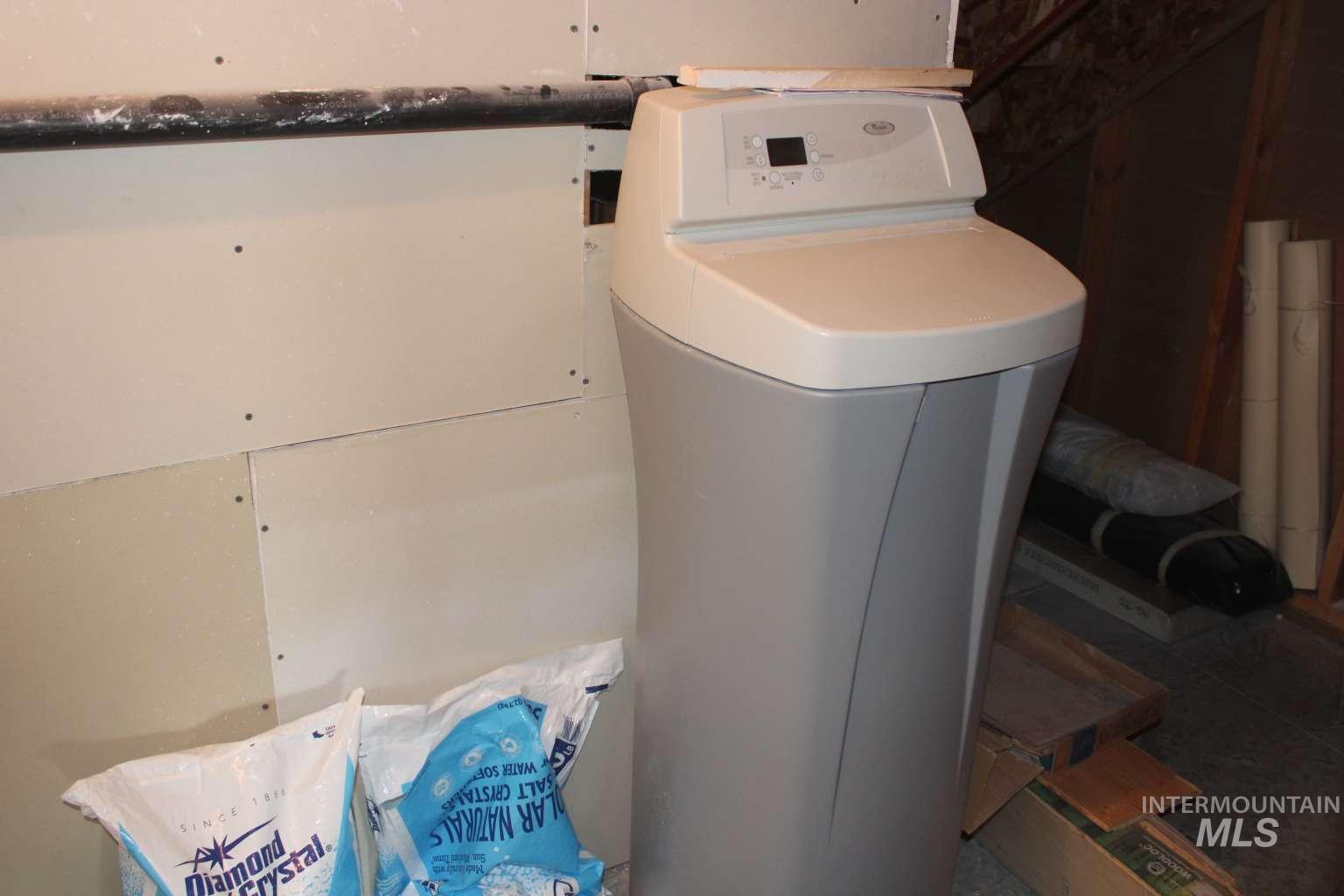 1422 River View Lane Buhl, ID 83316 - Photo 27 of 43 View of laundry area