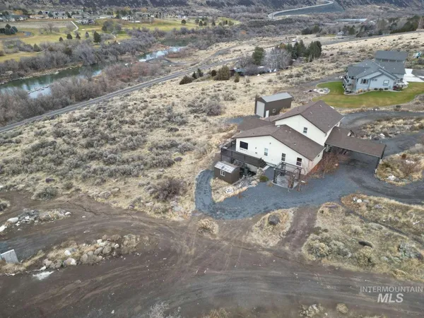 $879,990 | 1422 River View Lane, Buhl, ID 83316
