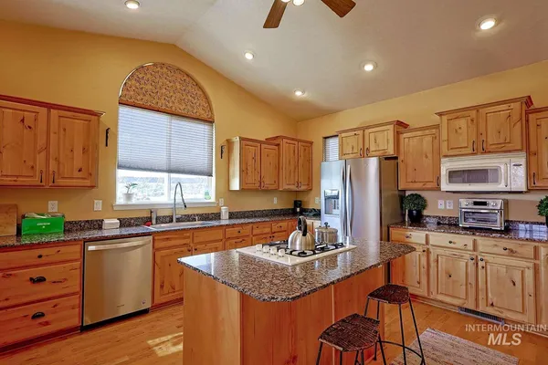 $879,990 | 1422 River View Lane, Buhl, ID 83316