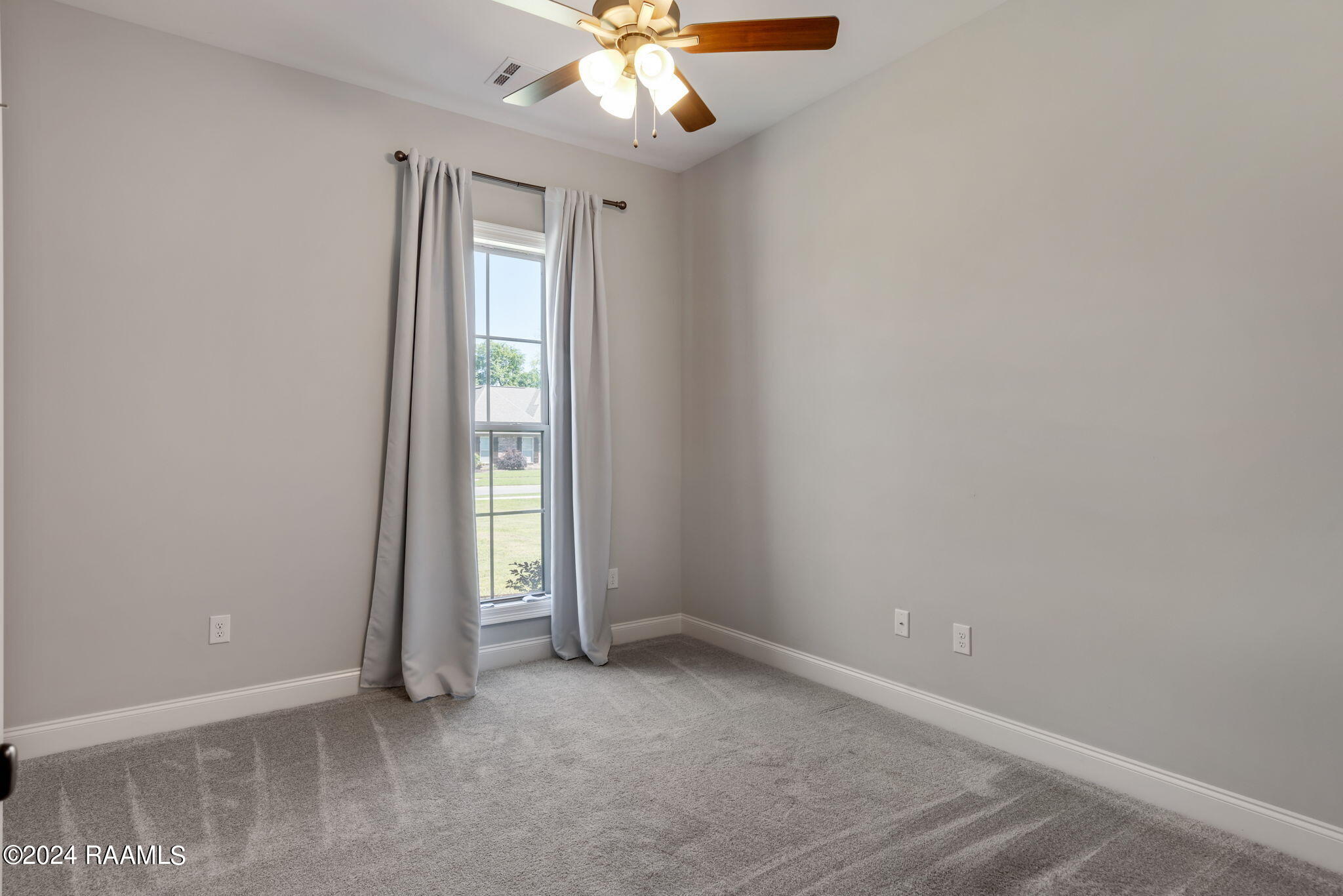 213 Timberland Ridge Boulevard Lafayette, LA 70507 - Photo 14 of 23 Bedroom