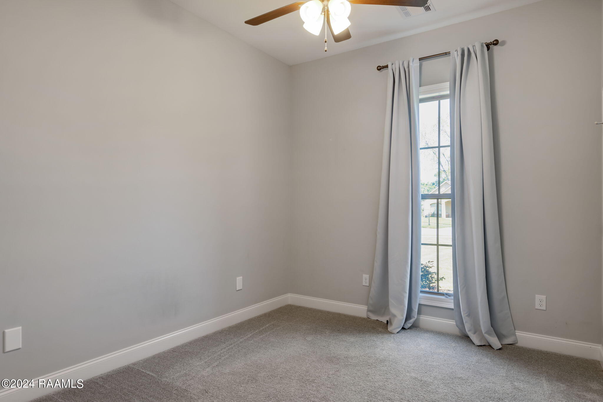 213 Timberland Ridge Boulevard Lafayette, LA 70507 - Photo 16 of 23 Bedroom