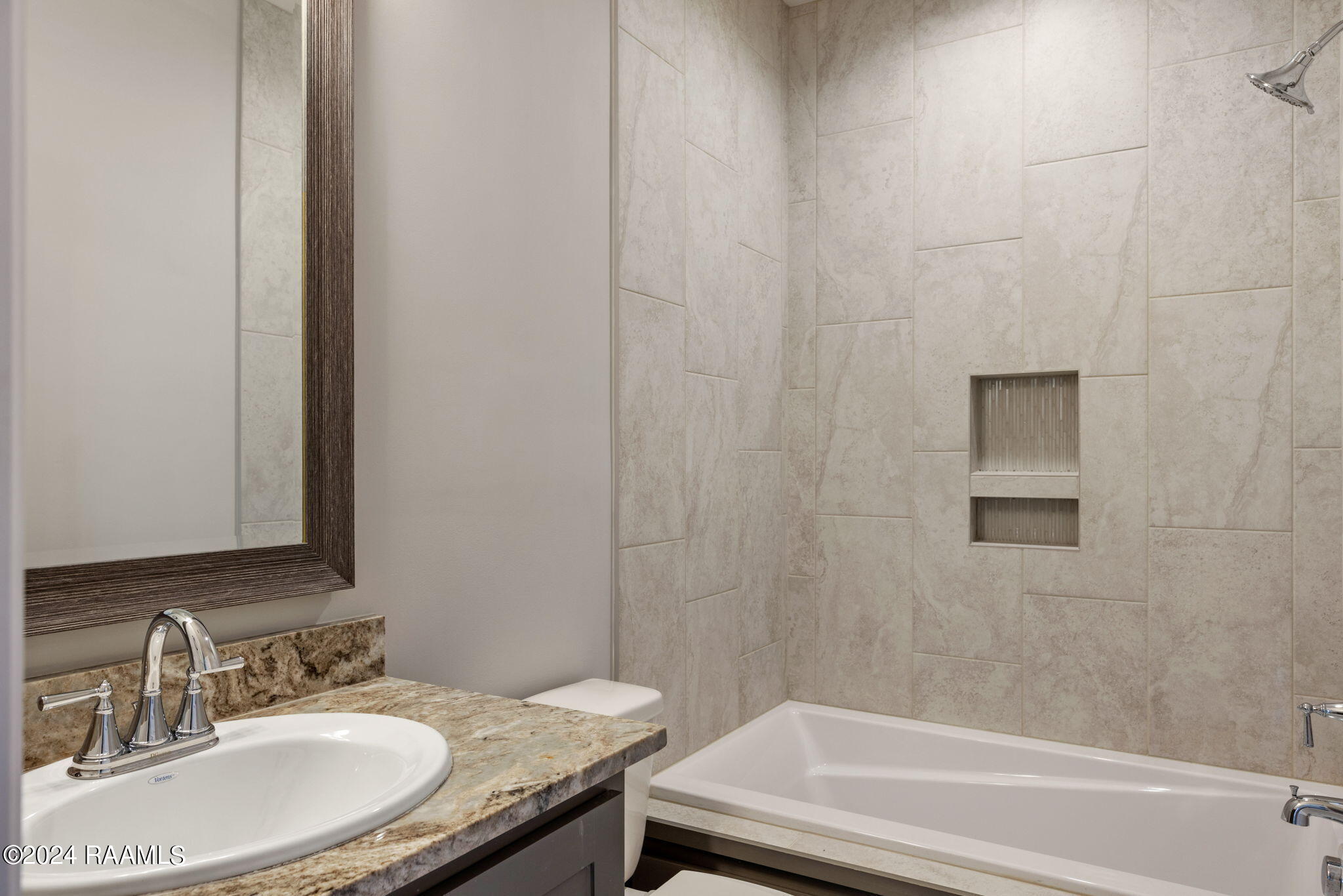 213 Timberland Ridge Boulevard Lafayette, LA 70507 - Photo 18 of 23 Bathroom